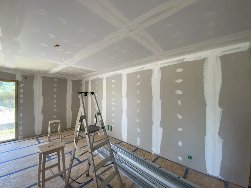 Vue d'un chantier de maison passive à ossature bois à Condé en Normandie